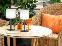 MeineWunschleuchte 2er SET Solar Tischlampen 30cm Ohne Kabel - Mit Fernbedienung Dimmbar & RGB