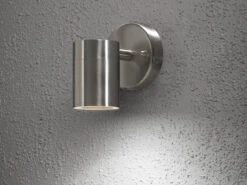 Konstsmide Kleine Außenwandleuchte MODENA Downlight, Höhe 9cm Aus Edelstahl