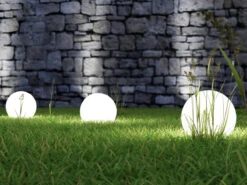 Reality Leuchten Leuchtkugel BOLO Für Den Garten Mit Strom Weiß, 5m Kabel, Ø 30 Cm -Licht Welt Geschaft leuchtkugel bolo fuer den garten mit strom weiss 5 15