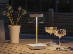 Konstsmide Wiederaufladbare LED Outdoor Akku Tischleuchte SCILLA Dimmbar In Weiß, Höhe 27cm -Licht Welt Geschaft wiederaufladbare led outdoor akku tischleuchte sci 12